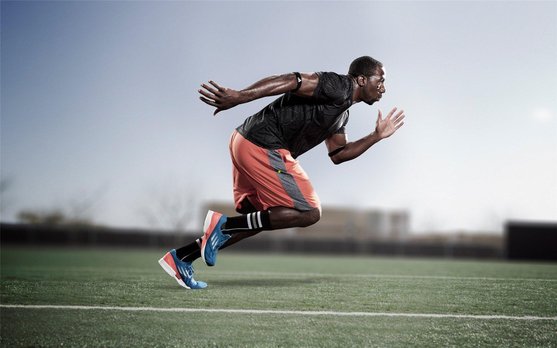 阿尔巴谈梅西，很高兴能与历史最佳一起踢球，我们很有默契